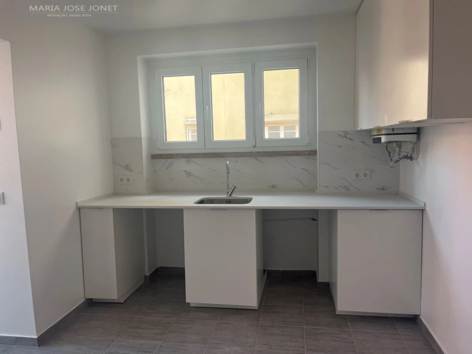Apartamento T4 para Arrendamento em Campo de Ourique Foto 19