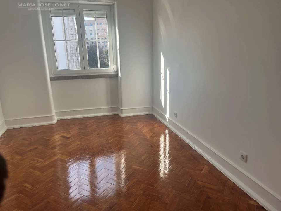 Apartamento T4 para Arrendamento em Campo de Ourique Foto 5