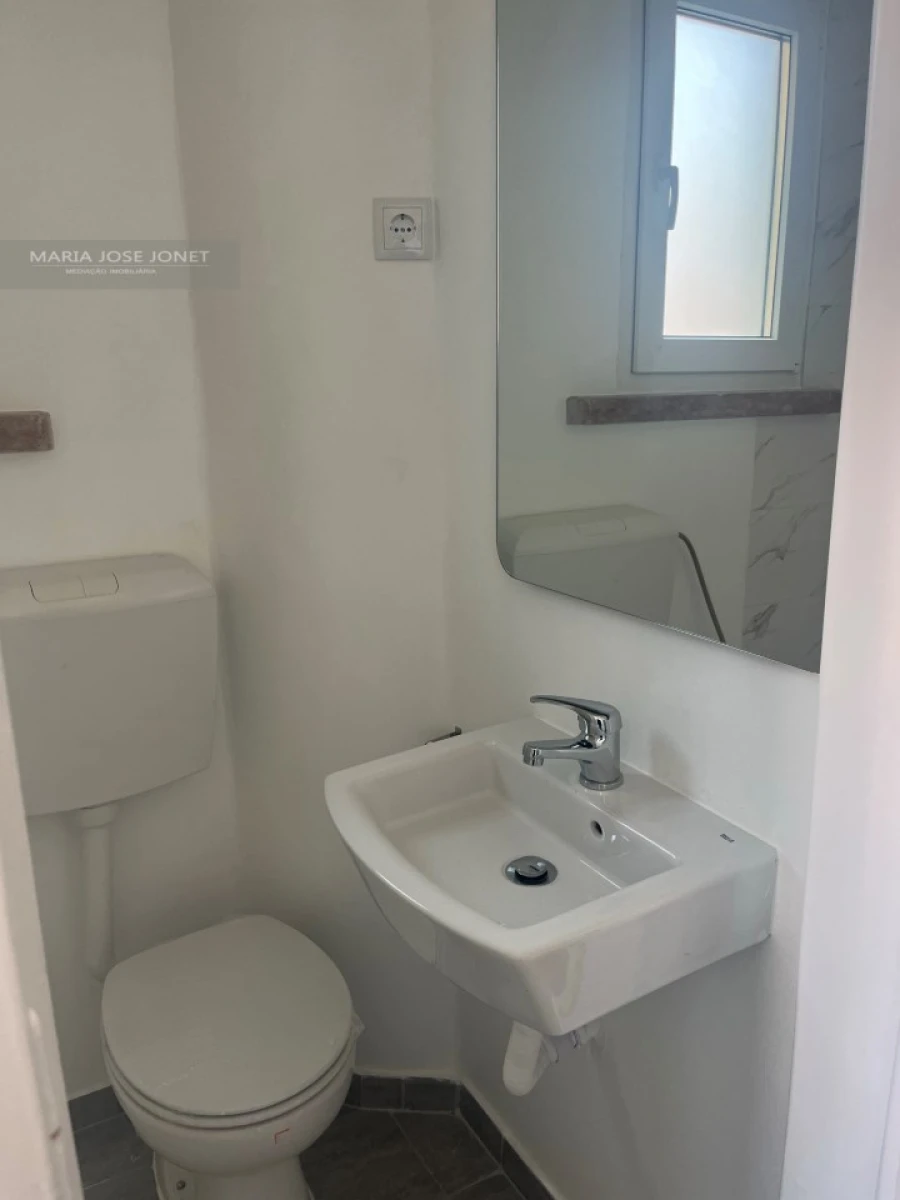 Apartamento T4 para Arrendamento em Campo de Ourique Foto 12