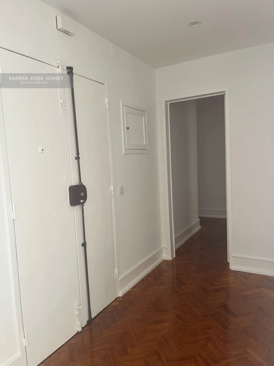 Apartamento T4 para Arrendamento em Campo de Ourique Foto 20