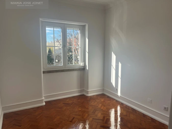 Apartamento T4 para Arrendamento em Campo de Ourique Foto 6