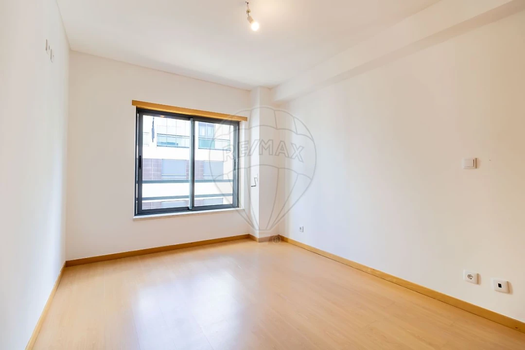 Apartamento T2 para Venda em Santo António dos Cavaleiros e Frielas Foto 16