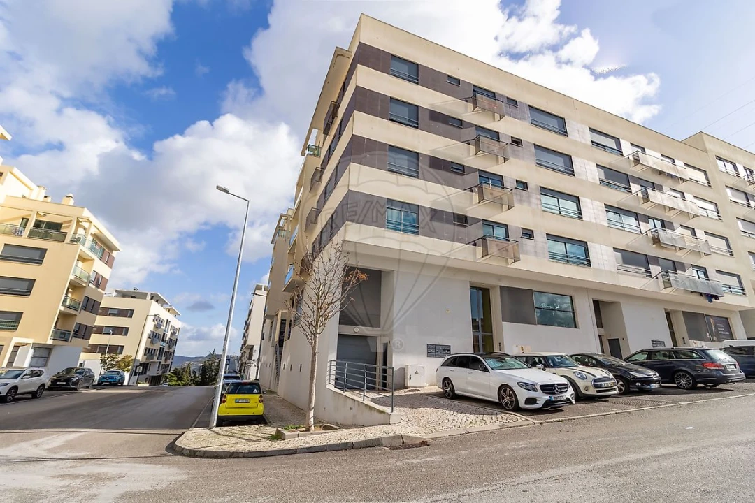 Apartamento T2 para Venda em Santo António dos Cavaleiros e Frielas Foto 1