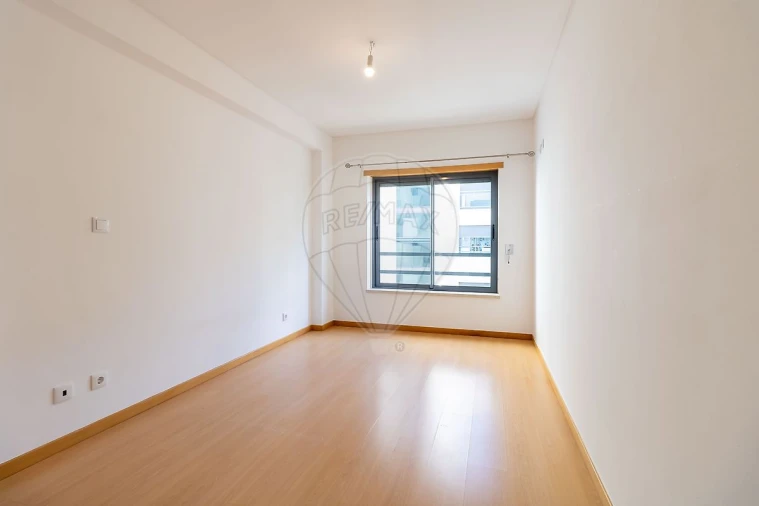 Apartamento T2 para Venda em Santo António dos Cavaleiros e Frielas Foto 18