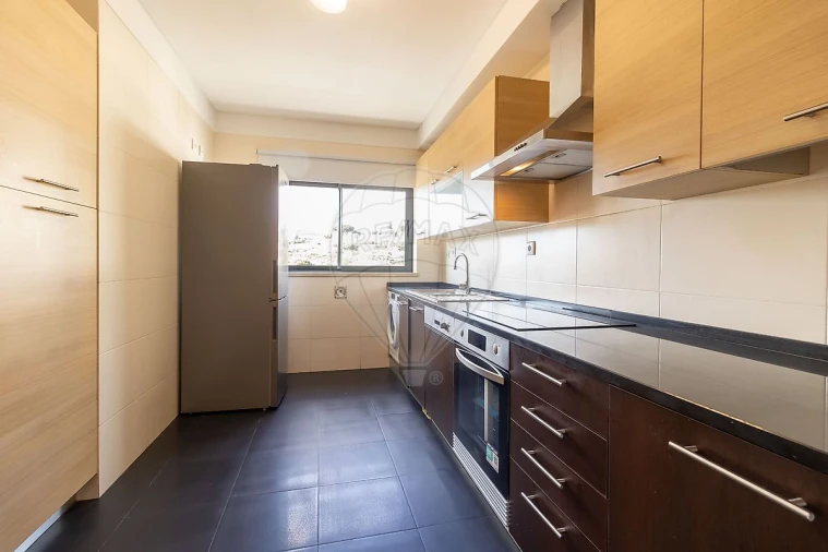 Apartamento T2 para Venda em Santo António dos Cavaleiros e Frielas Foto 12