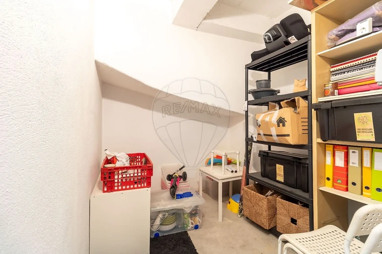 Apartamento T2 para Venda em Santo António dos Cavaleiros e Frielas Foto 8