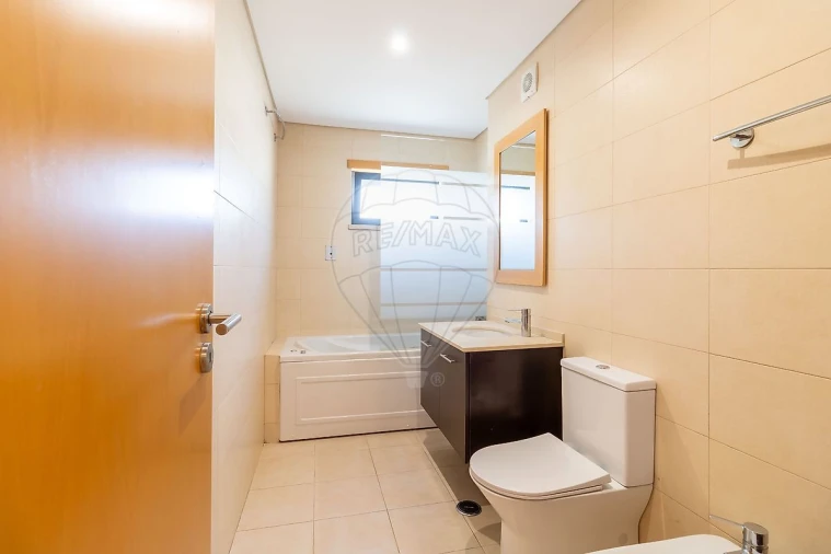 Apartamento T2 para Venda em Santo António dos Cavaleiros e Frielas Foto 10