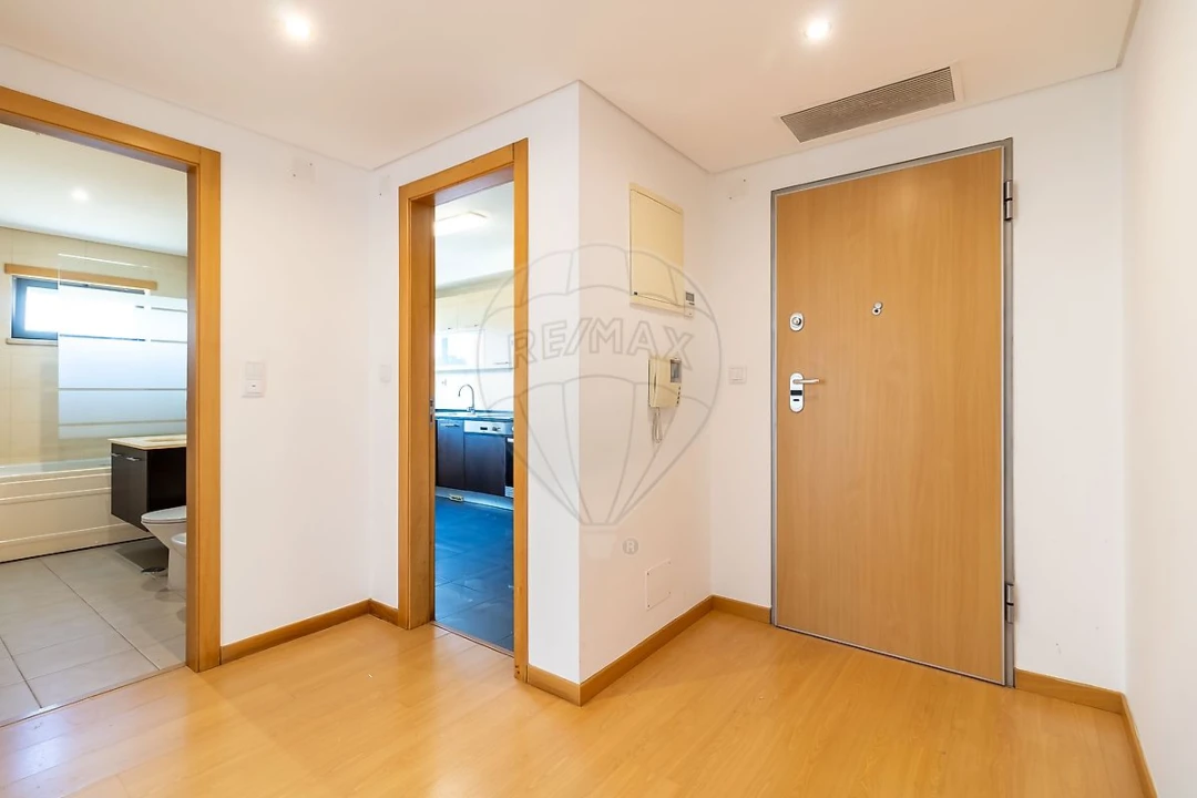 Apartamento T2 para Venda em Santo António dos Cavaleiros e Frielas Foto 20