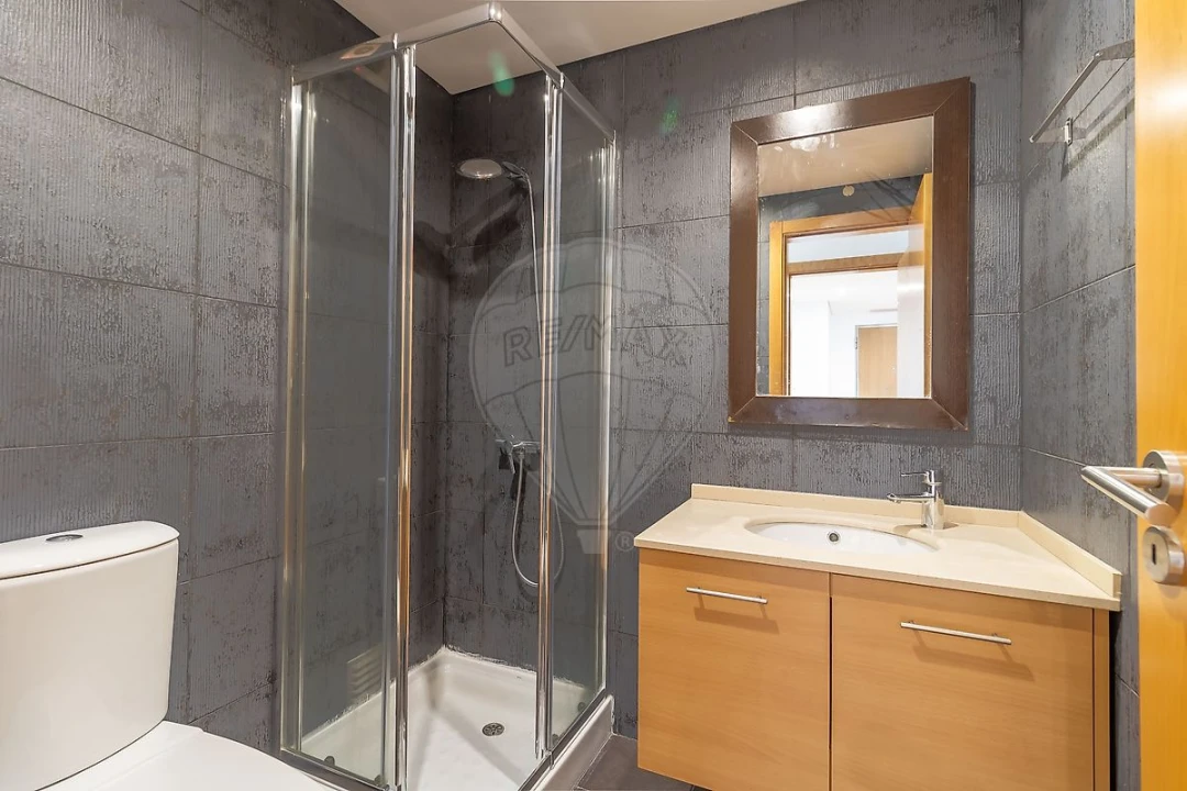 Apartamento T2 para Venda em Santo António dos Cavaleiros e Frielas Foto 15