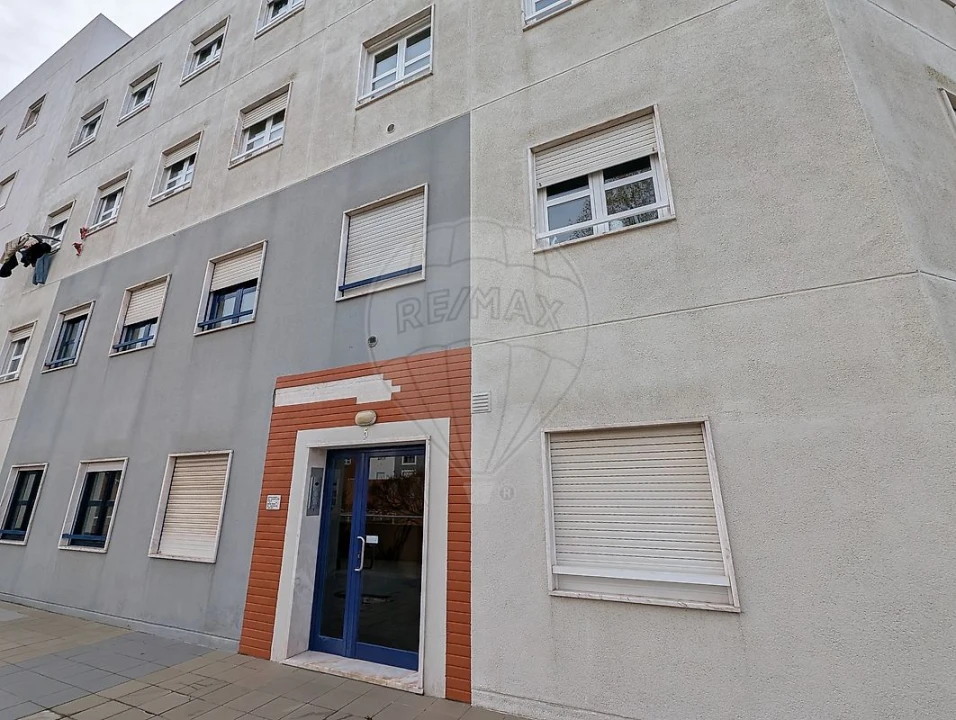 Apartamento T2 para Venda em Venteira Foto 1