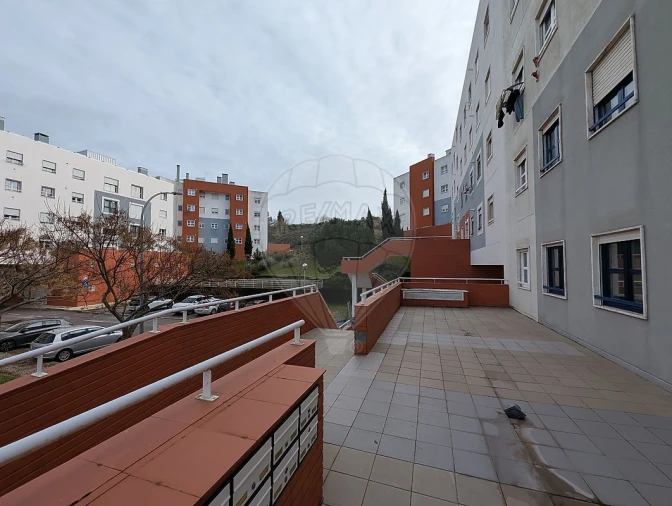 Apartamento T2 para Venda em Venteira Foto 4