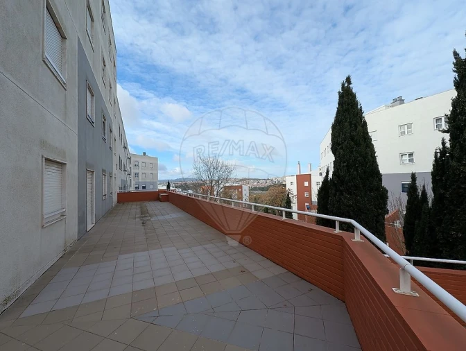 Apartamento T2 para Venda em Venteira Foto 5