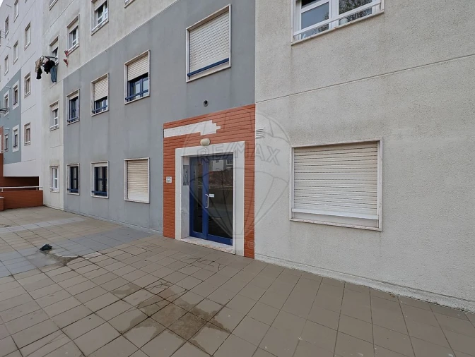 Apartamento T2 para Venda em Venteira Foto 2