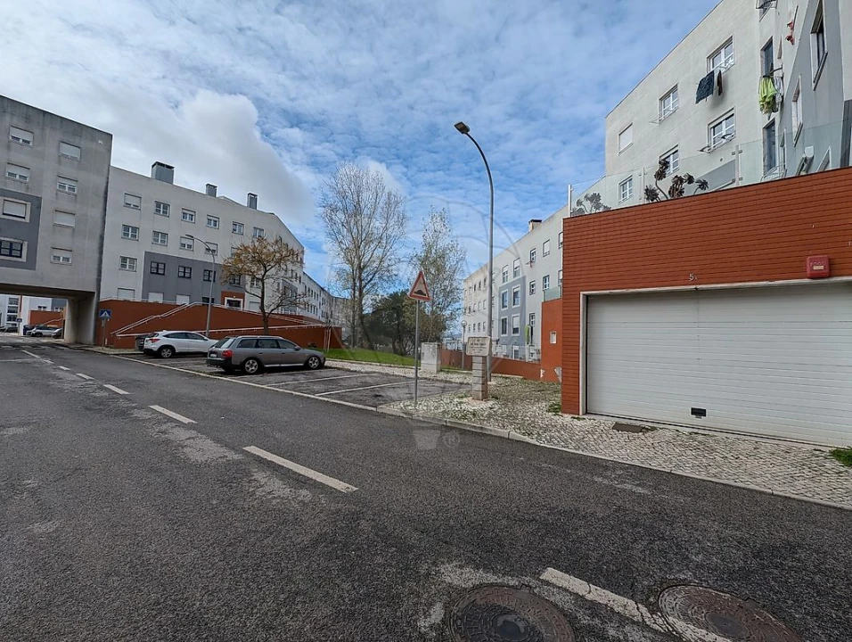 Apartamento T2 para Venda em Venteira Foto 7