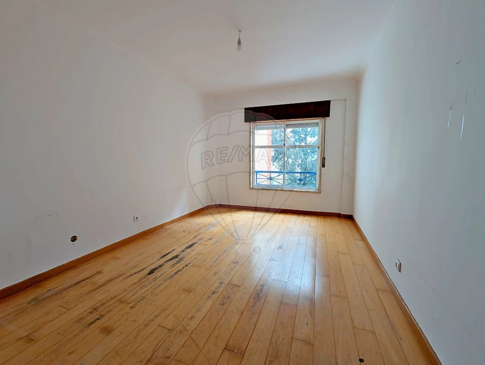 Apartamento T2 para Venda em Algueirão-Mem Martins Foto 10