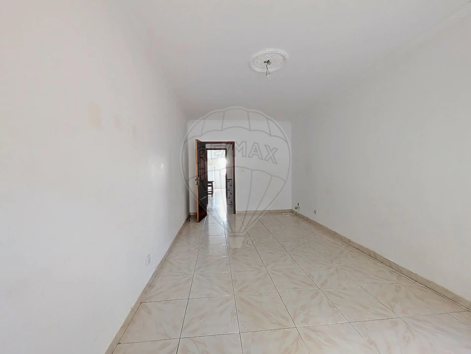 Apartamento T2 para Venda em Algueirão-Mem Martins Foto 5