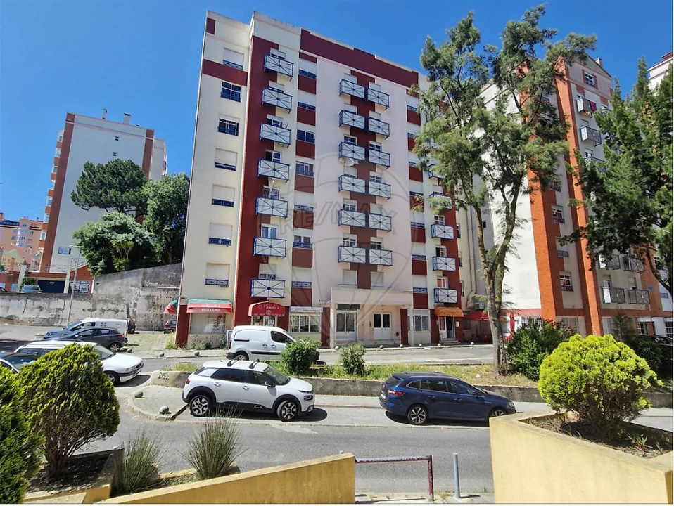 Apartamento T2 para Venda em Algueirão-Mem Martins Foto 17