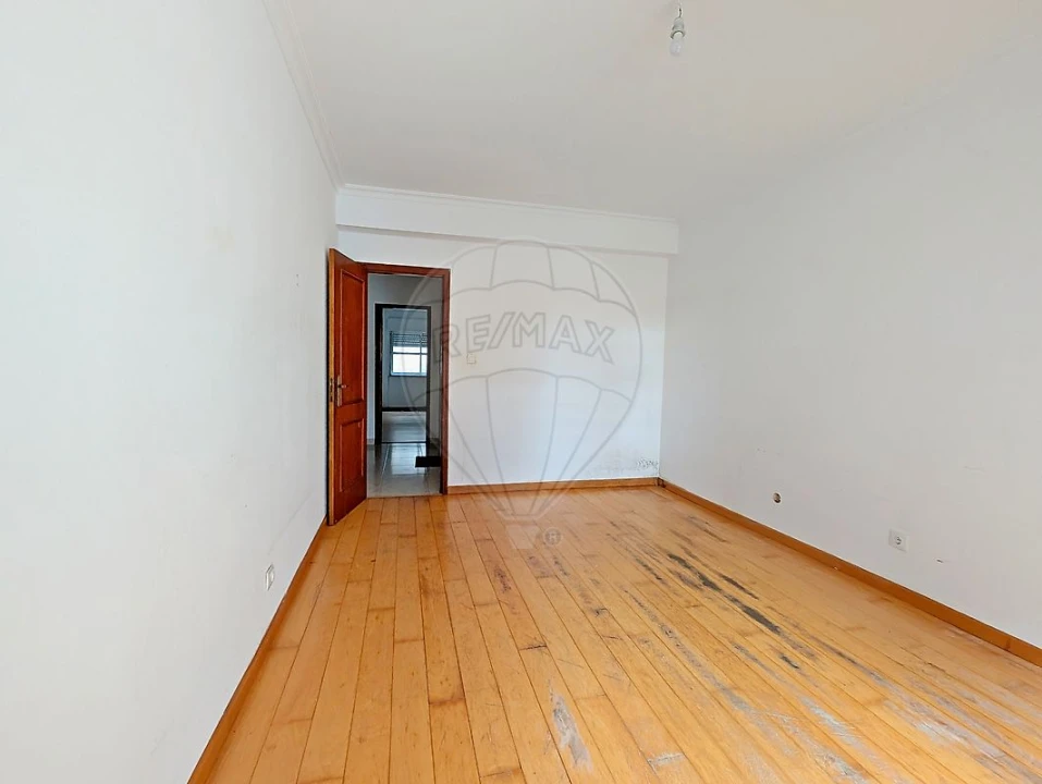 Apartamento T2 para Venda em Algueirão-Mem Martins Foto 11