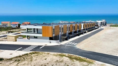 Moradia T4 para Venda em A dos Cunhados e Maceira