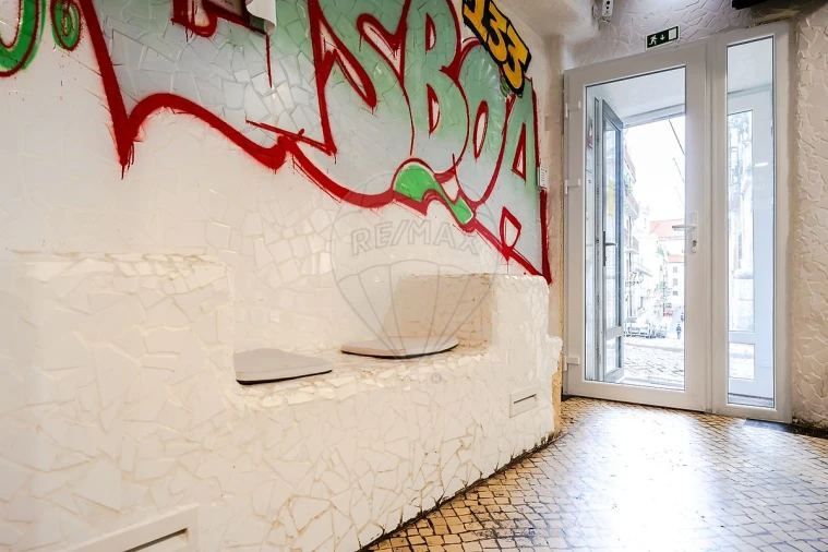 Negócio para Venda em Santa Maria Maior Foto 14