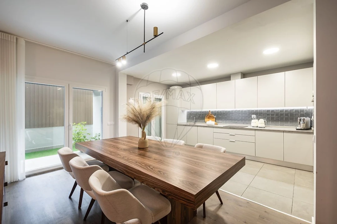 Apartamento T2 para Venda em Vila Franca de Xira Foto 7