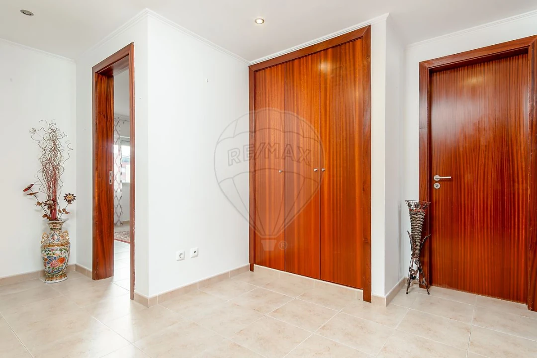 Apartamento T3 para Venda em Seixal, Arrentela e Aldeia de Paio Pires Foto 14