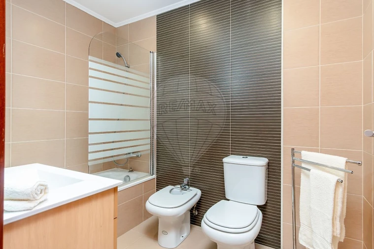 Apartamento T3 para Venda em Seixal, Arrentela e Aldeia de Paio Pires Foto 9