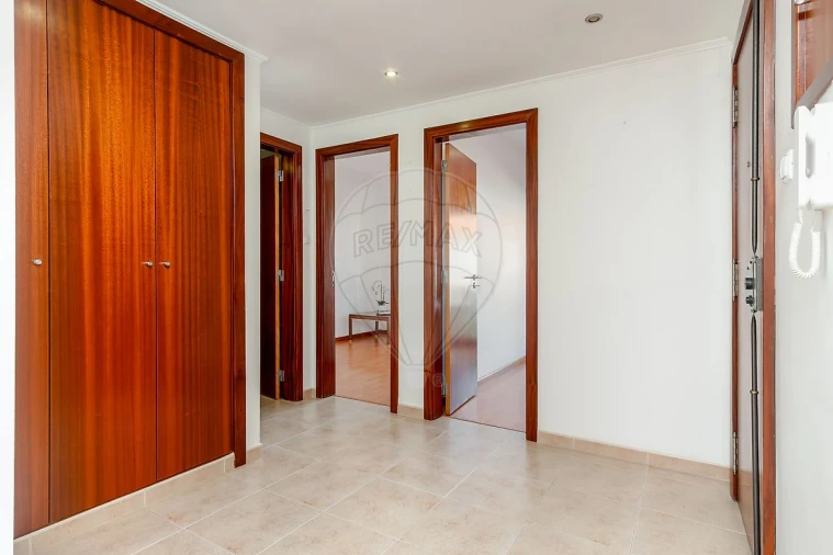 Apartamento T3 para Venda em Seixal, Arrentela e Aldeia de Paio Pires Foto 13