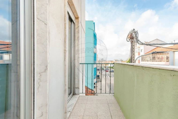 Apartamento T3 para Venda em Seixal, Arrentela e Aldeia de Paio Pires Foto 7