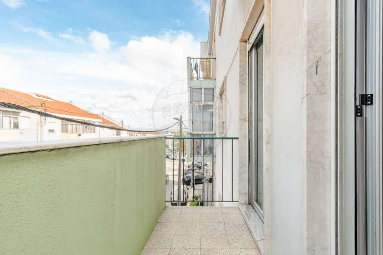 Apartamento T3 para Venda em Seixal, Arrentela e Aldeia de Paio Pires Foto 6