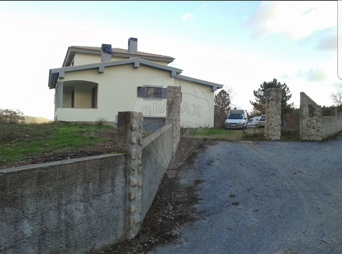 Moradia T7 para Venda em Teixoso e Sarzedo Foto 2