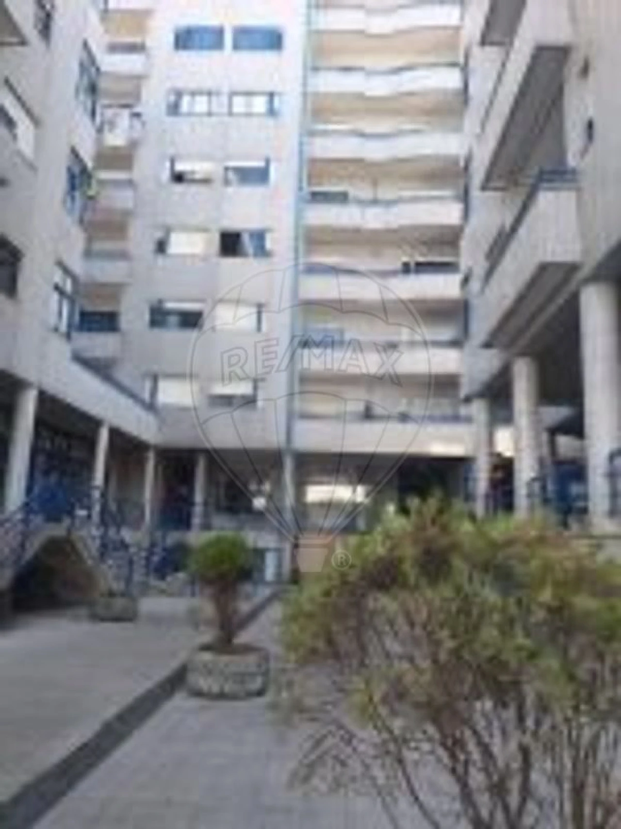 Loja para Arrendamento em Fânzeres e São Pedro da Cova Foto 1