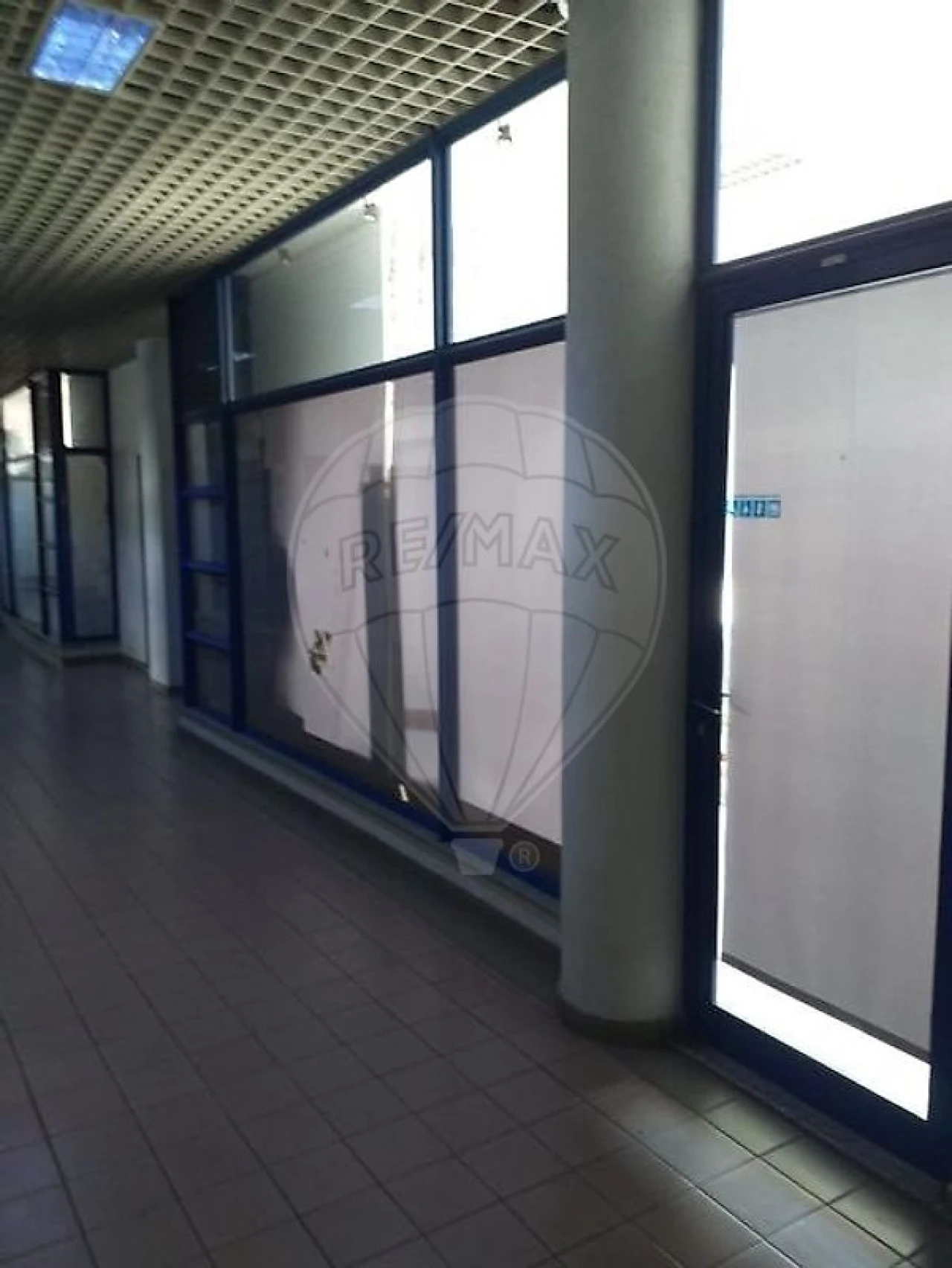 Loja para Arrendamento em Fânzeres e São Pedro da Cova Foto 3