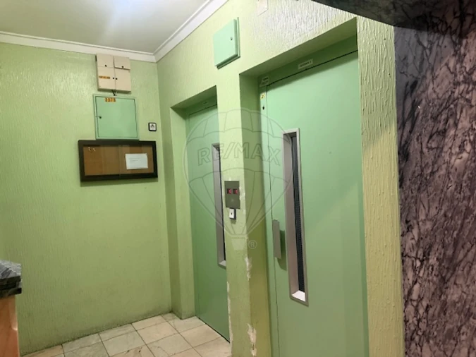 Apartamento T2 para Venda em Amora Foto 2