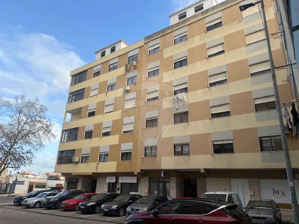 Apartamento T2 para Venda em Amora Foto 3