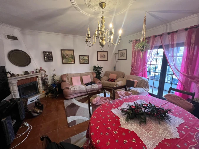 Moradia T3 para Venda em Corroios Foto 2