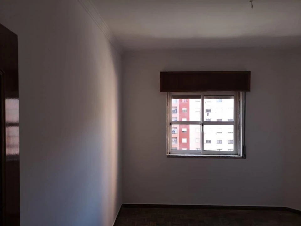 Apartamento T2 para Venda em Agualva e Mira-Sintra Foto 6
