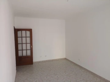 Apartamento T2 para Venda em Agualva e Mira-Sintra