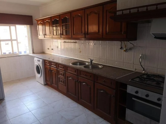 Apartamento T2 para Venda em Agualva e Mira-Sintra Foto 14