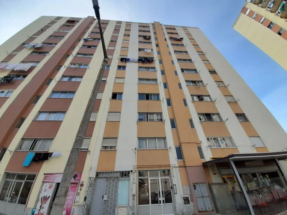 Apartamento T2 para Venda em Carregado e Cadafais Foto 1