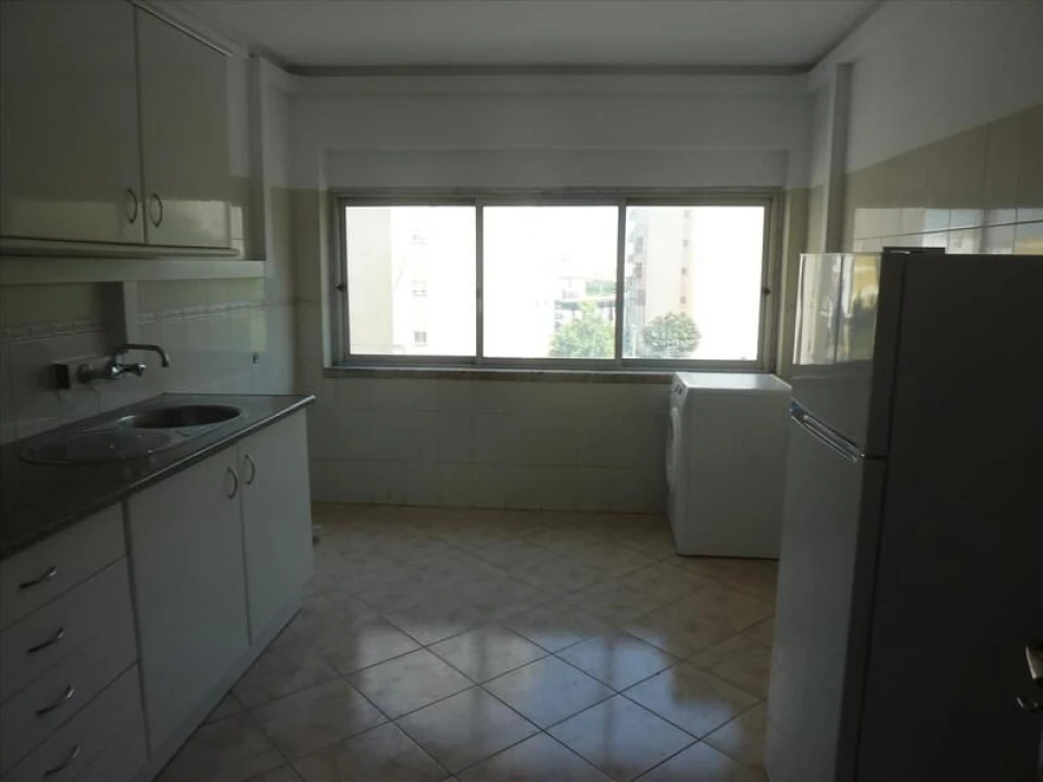 Apartamento T2 para Venda em Carregado e Cadafais Foto 7