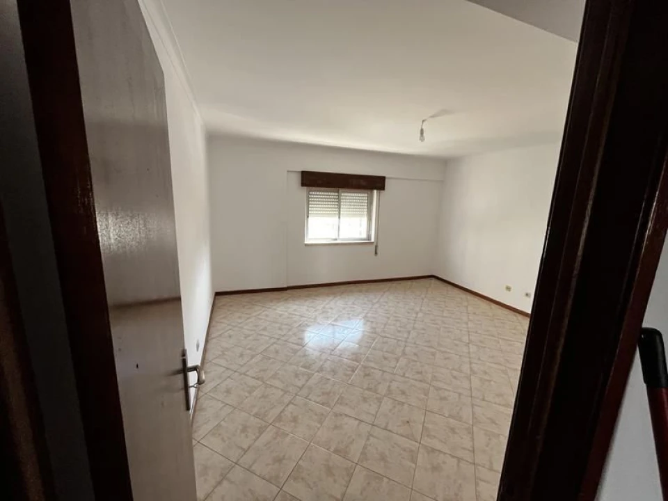 Apartamento T2 para Venda em Carregado e Cadafais Foto 8