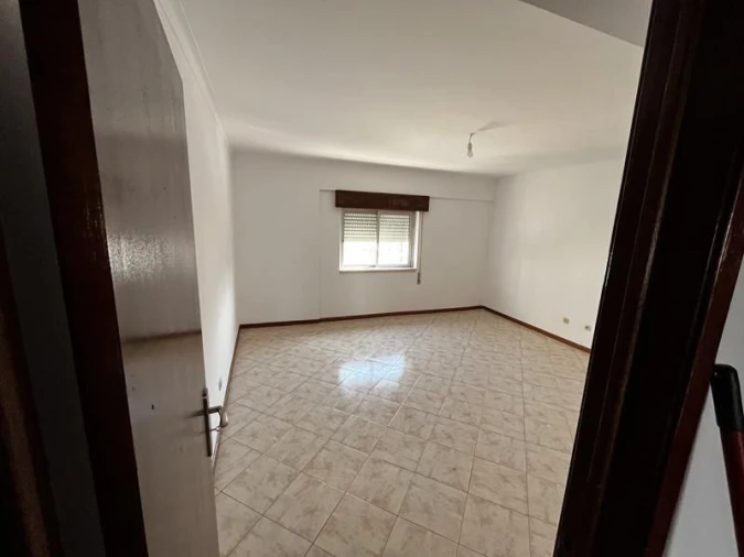 Apartamento T2 para Venda em Carregado e Cadafais Foto 8