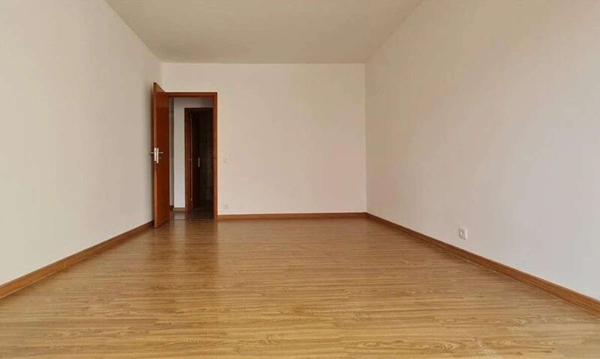 Apartamento T3 para Venda em Agualva e Mira-Sintra Foto 6