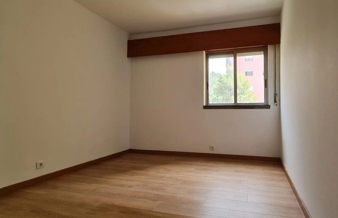 Apartamento T3 para Venda em Agualva e Mira-Sintra Foto 7