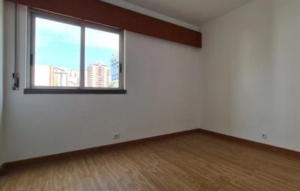 Apartamento T3 para Venda em Agualva e Mira-Sintra