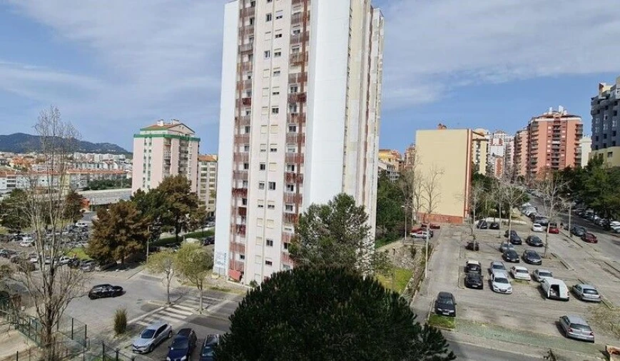 Apartamento T3 para Venda em Agualva e Mira-Sintra Foto 14