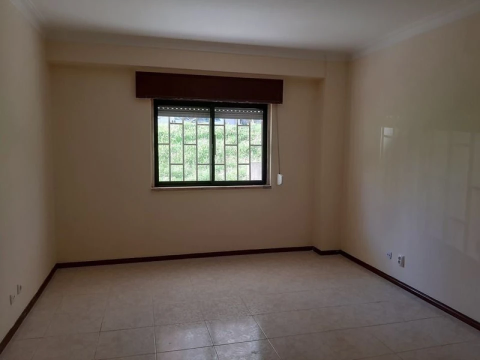 Apartamento T1 para Venda em Rio de Mouro Foto 5