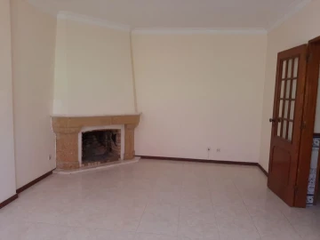 Apartamento T1 para Venda em Rio de Mouro