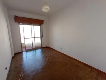 Apartamento T3 para Venda em Queluz e Belas